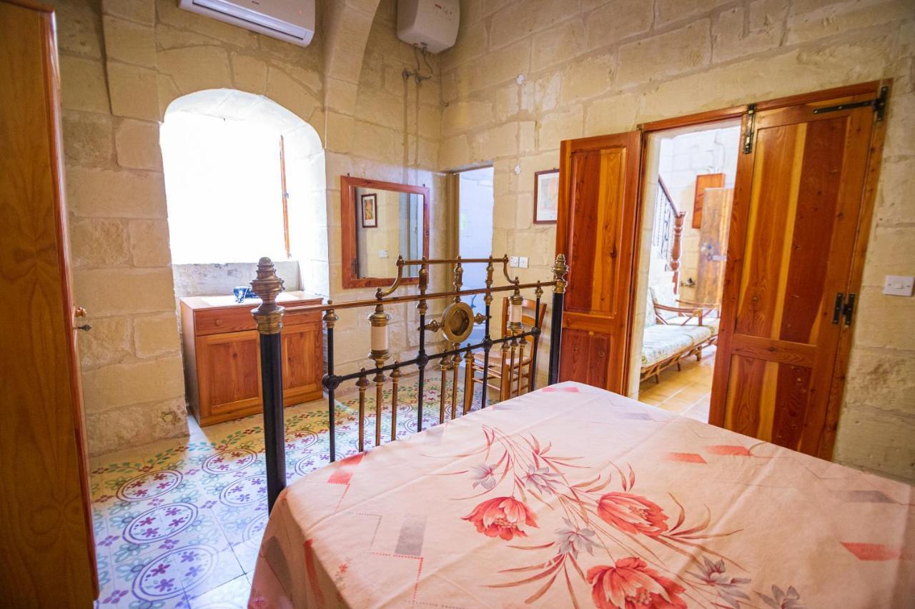 Villa Dar Ta' Tumas Għarb Exterior foto